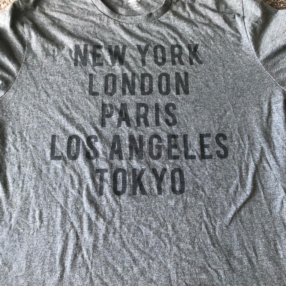 Old navy tee
